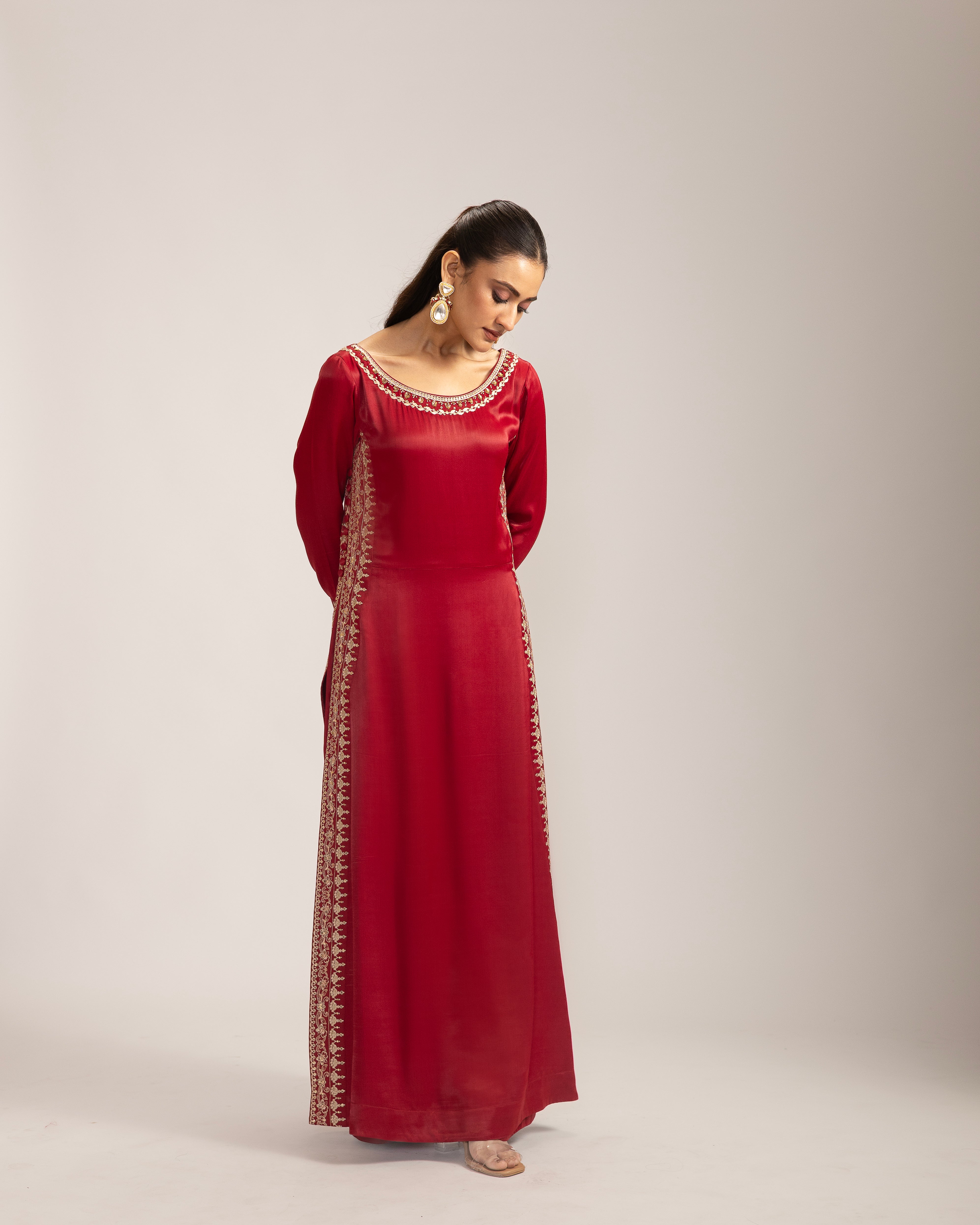 Tiyah – Empress Red