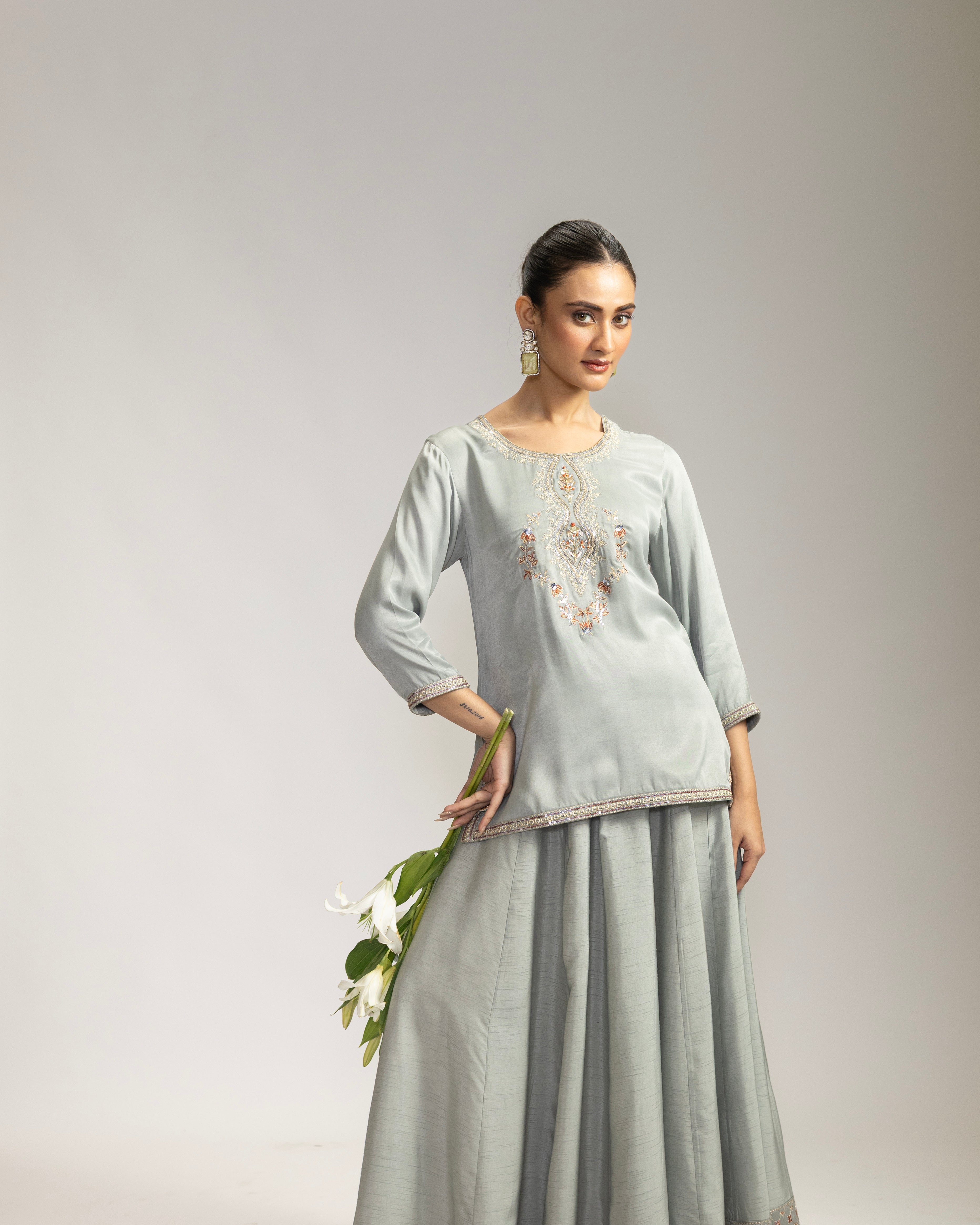 Ishani – Slate Grey