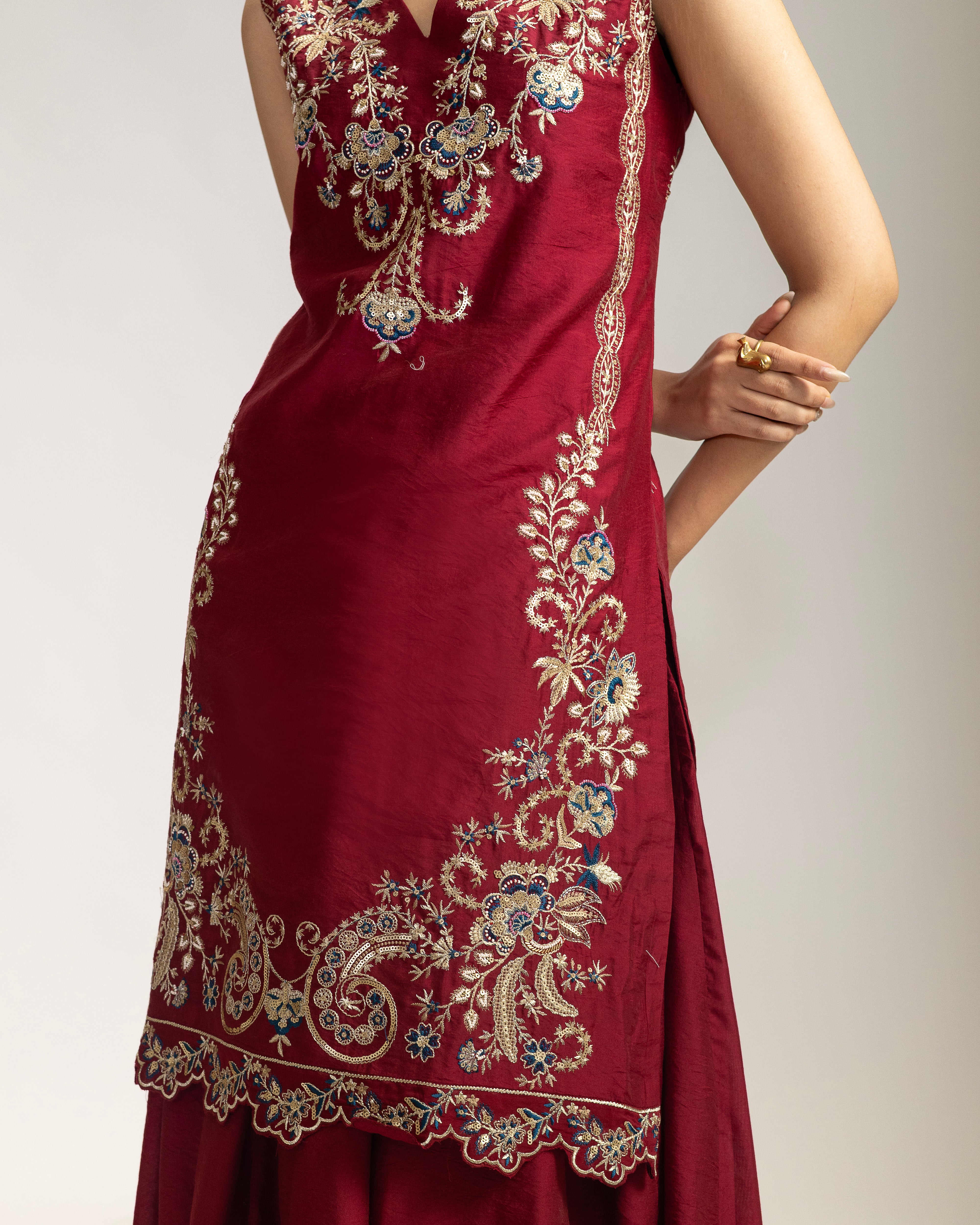 Roya – Crimson Red