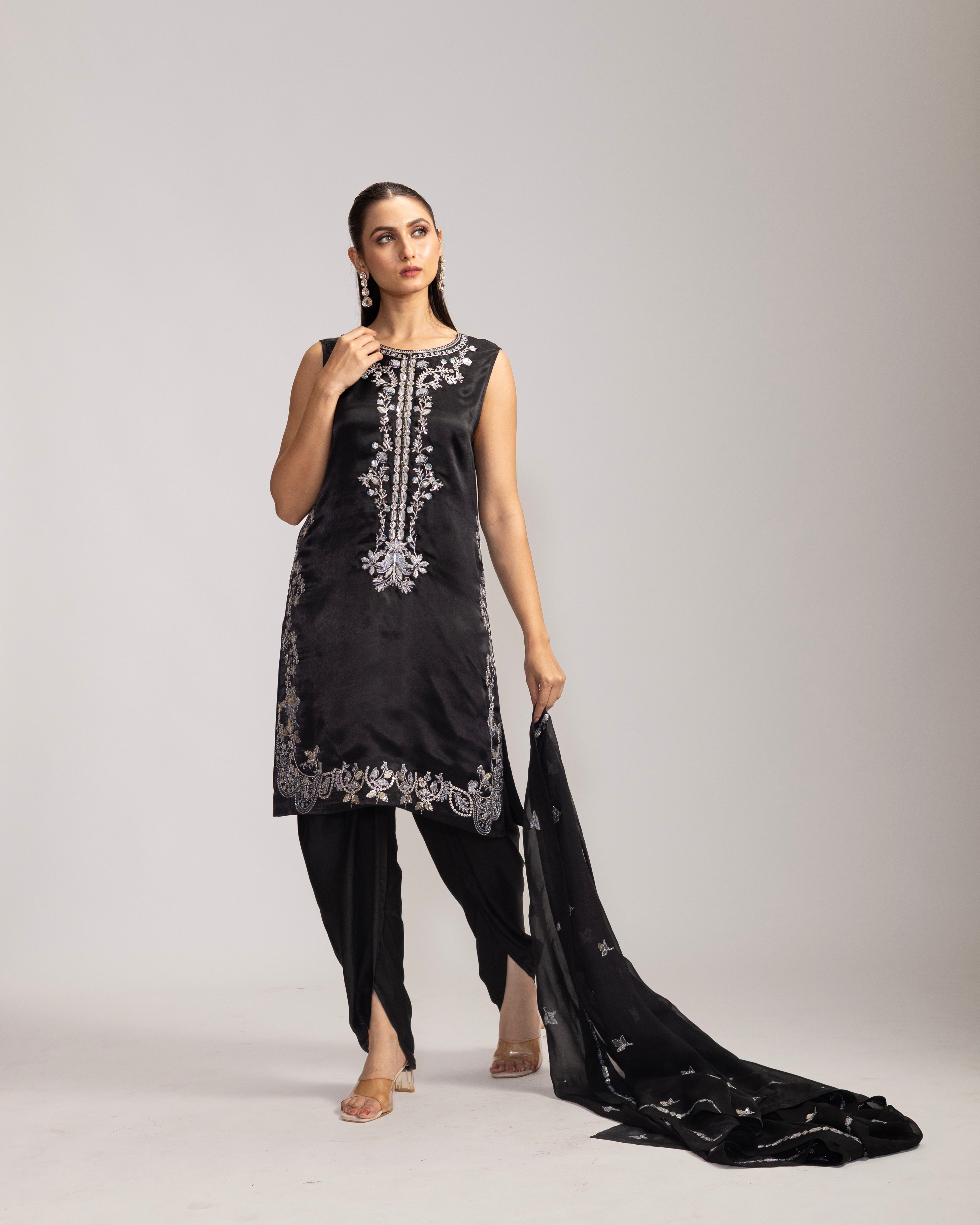 Riviera – Black (Sleeveless)