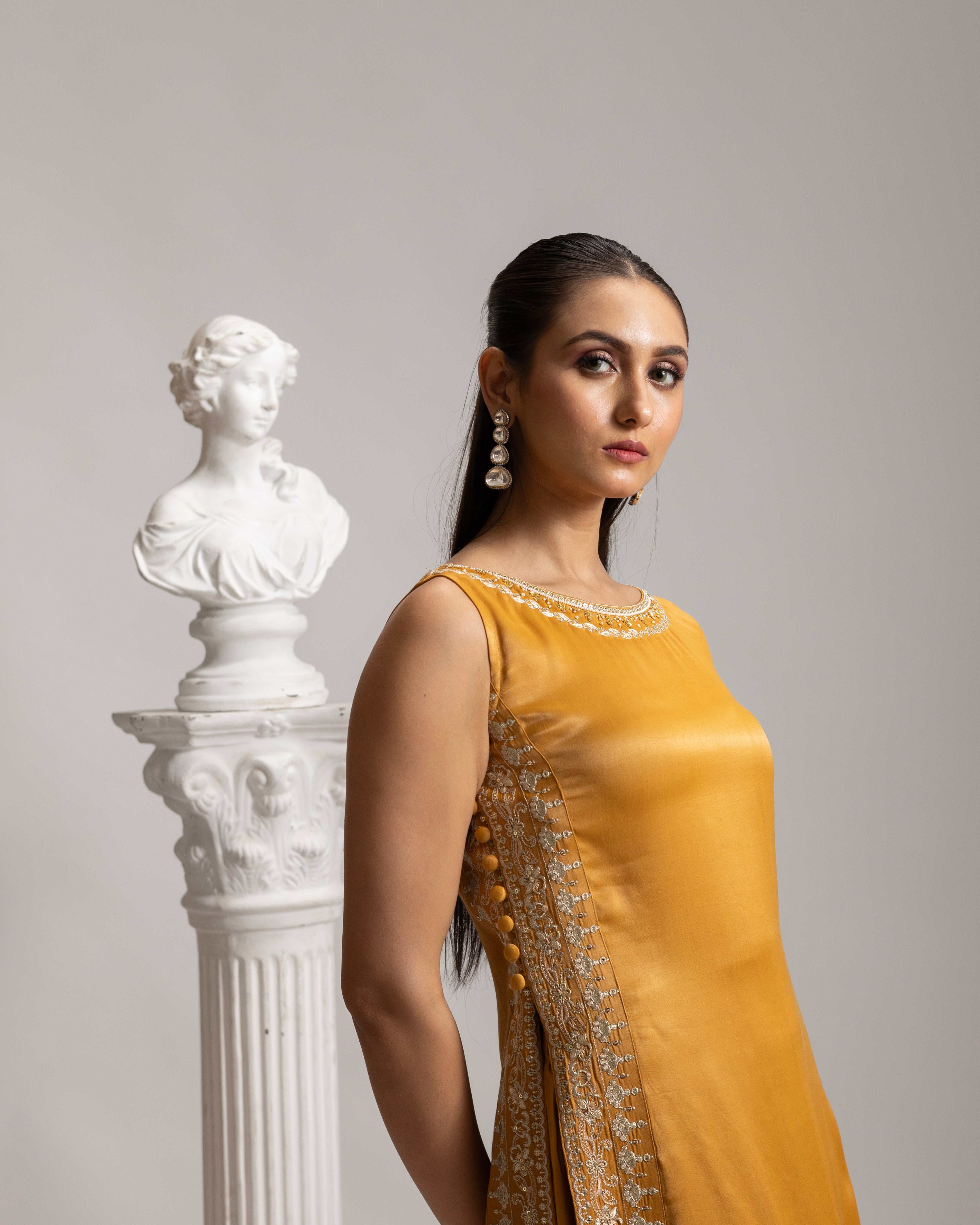 Tiyah – Mustard (Sleeveless)