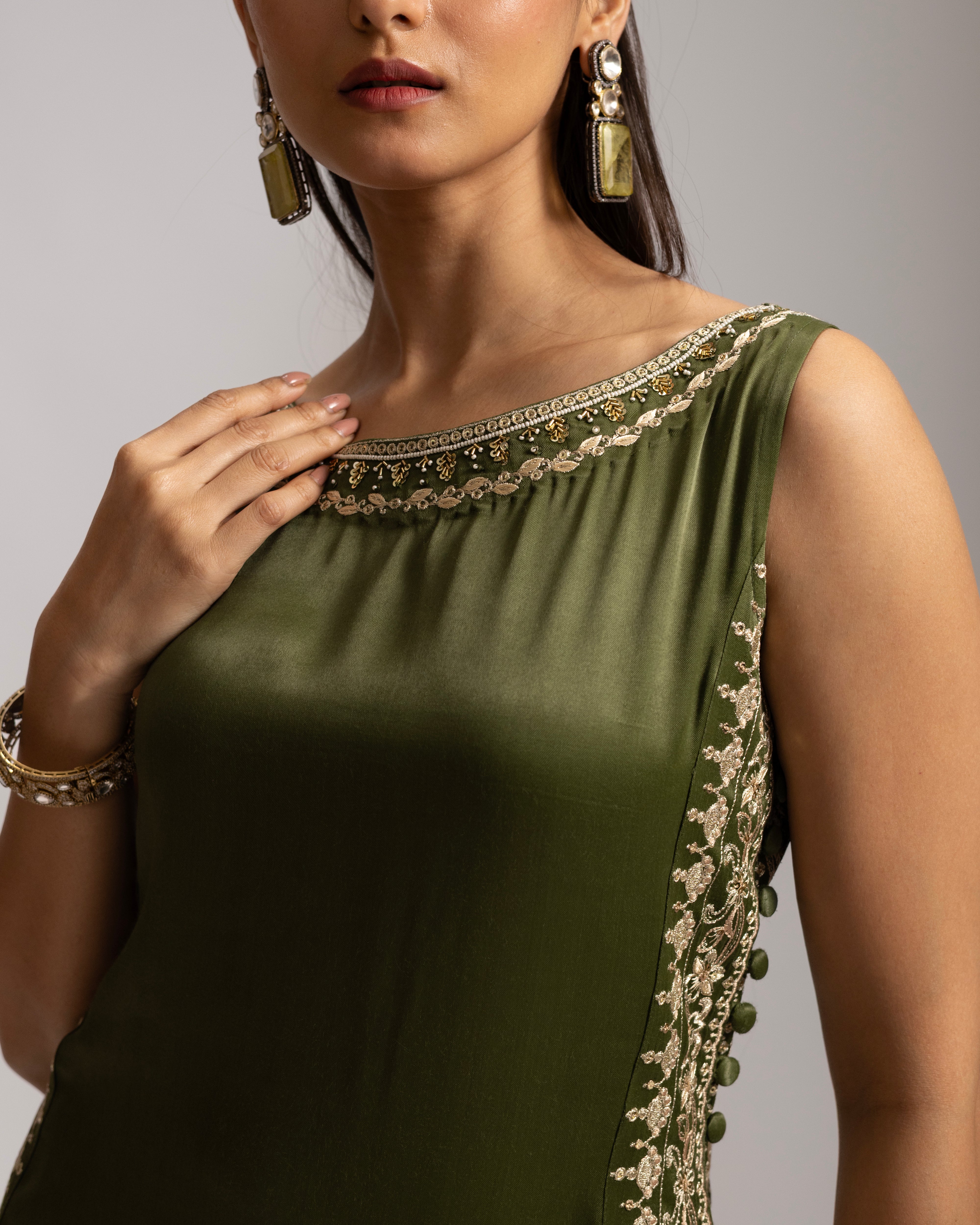 Tiyah – Olive Green (Sleeveless)